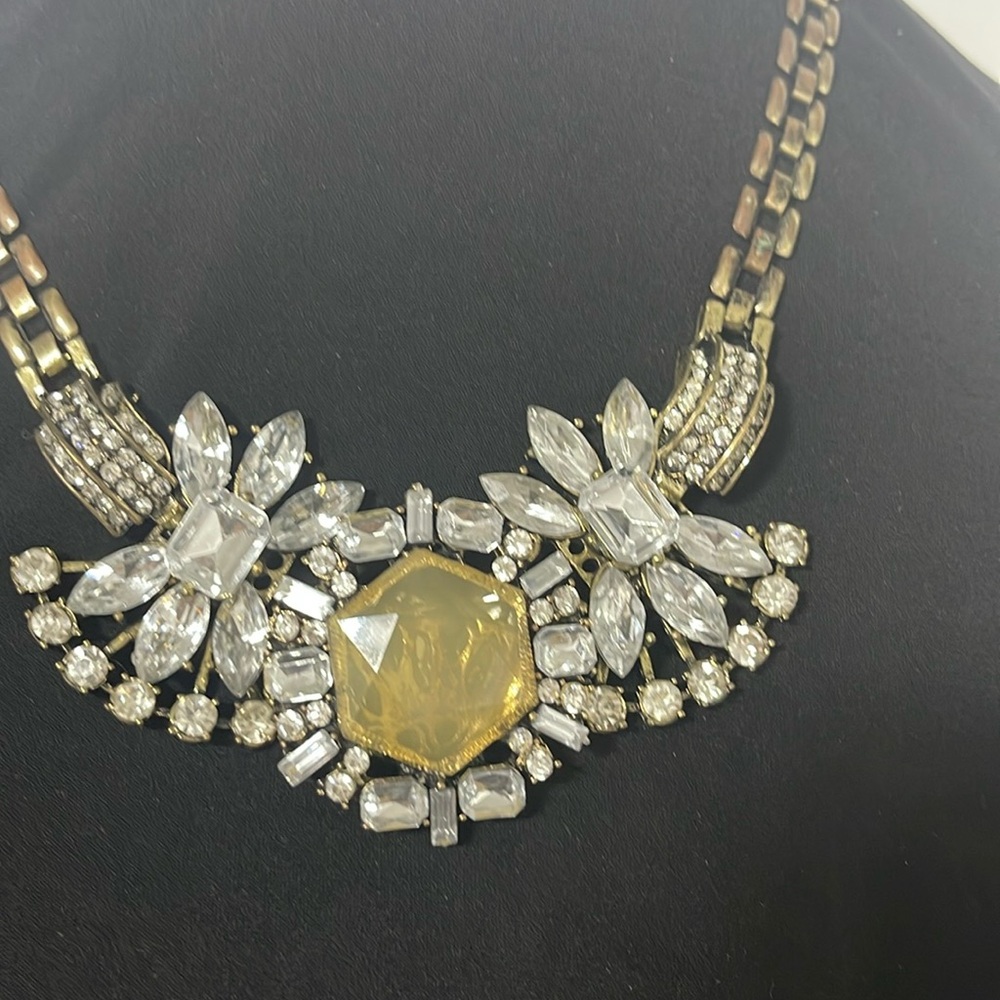 Beautiful necklace. JCrew style